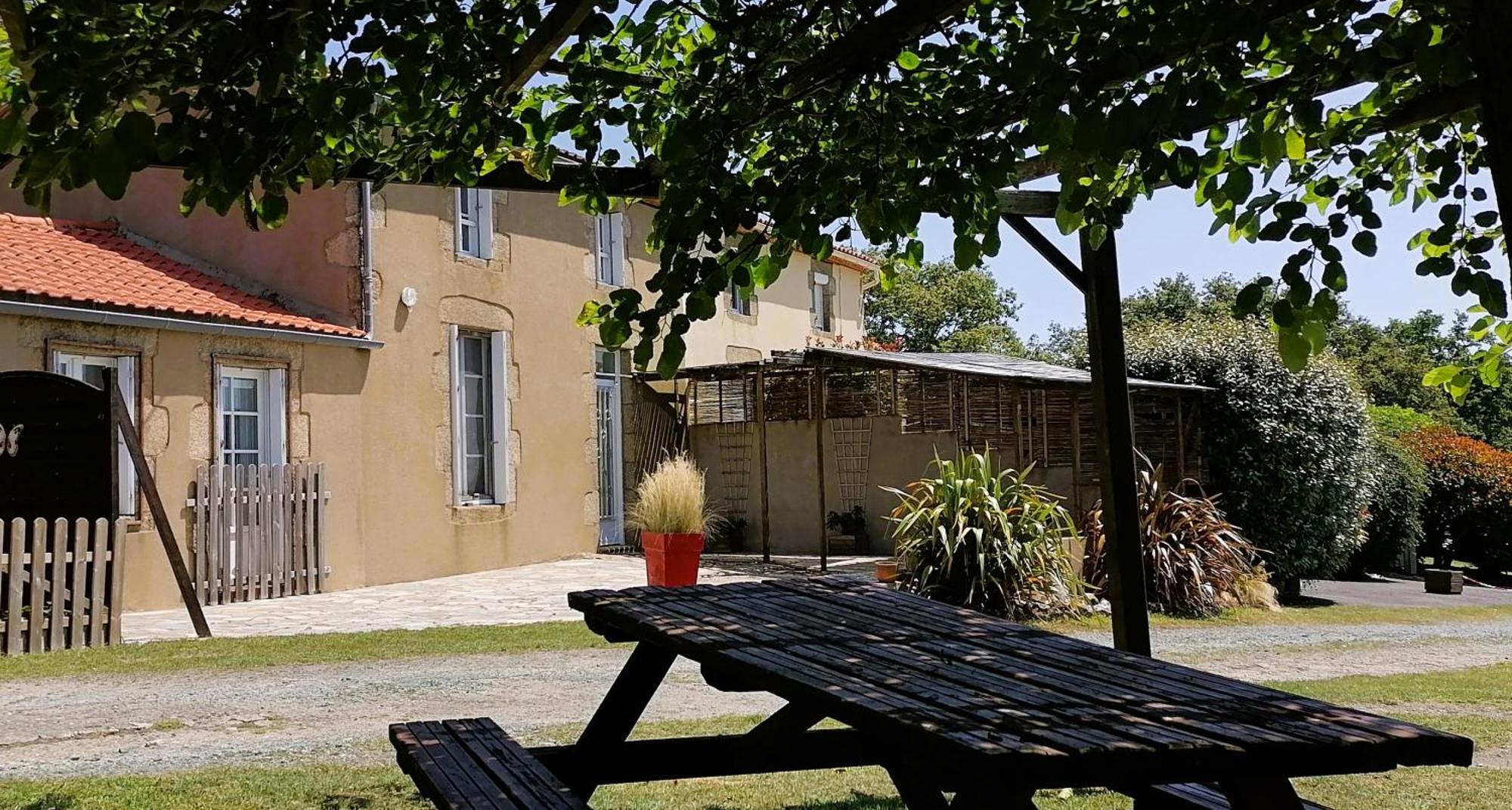 Le Puy Du Fou A 5 Km 4 Personnes Ferienhaus *