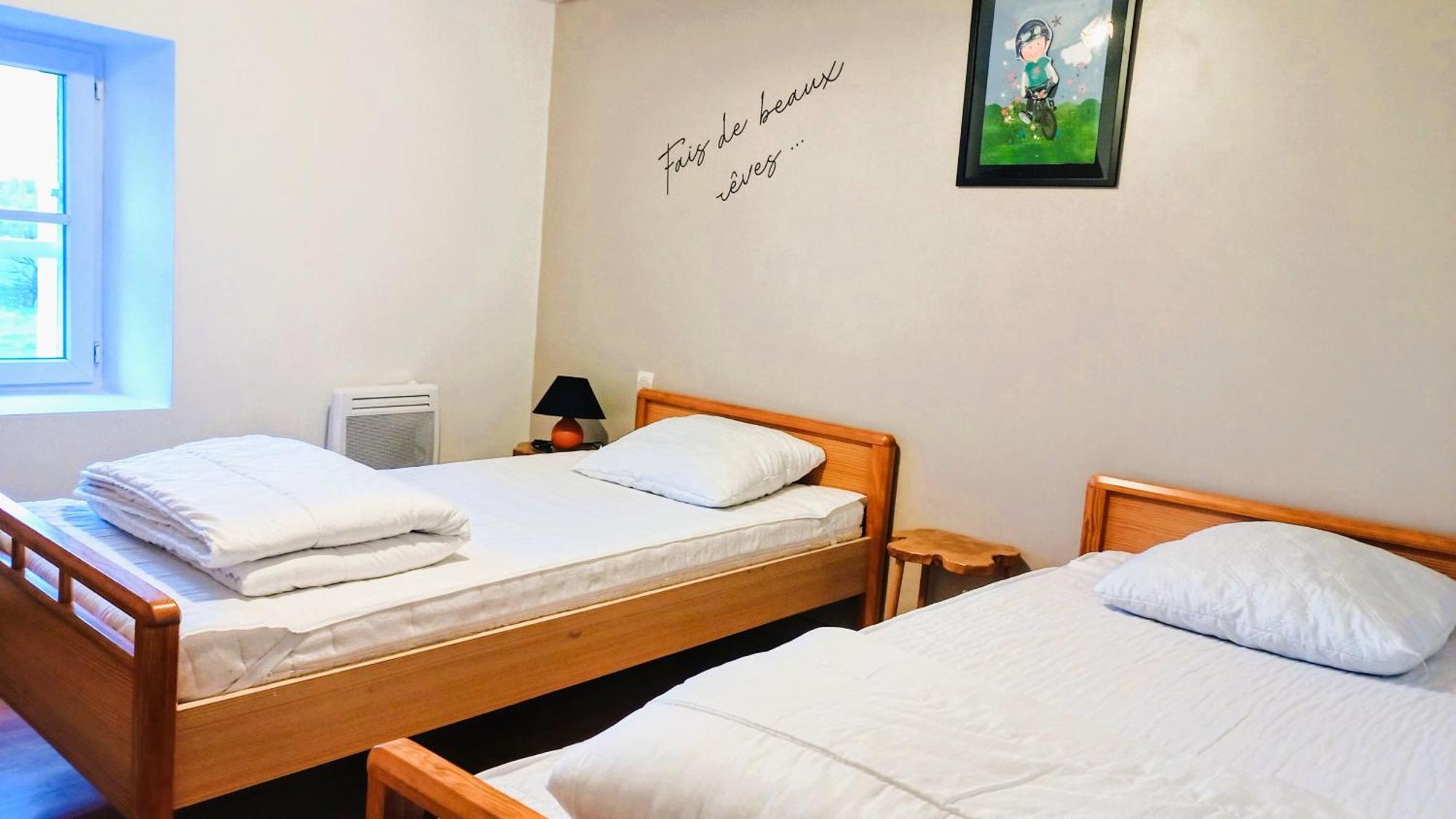 Le Puy Du Fou A 5 Km 4 Personnes Holiday home Chambretaud